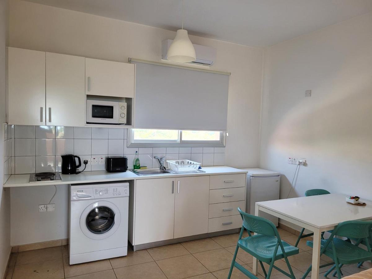 Ariadne Apartments Paphos Exterior photo