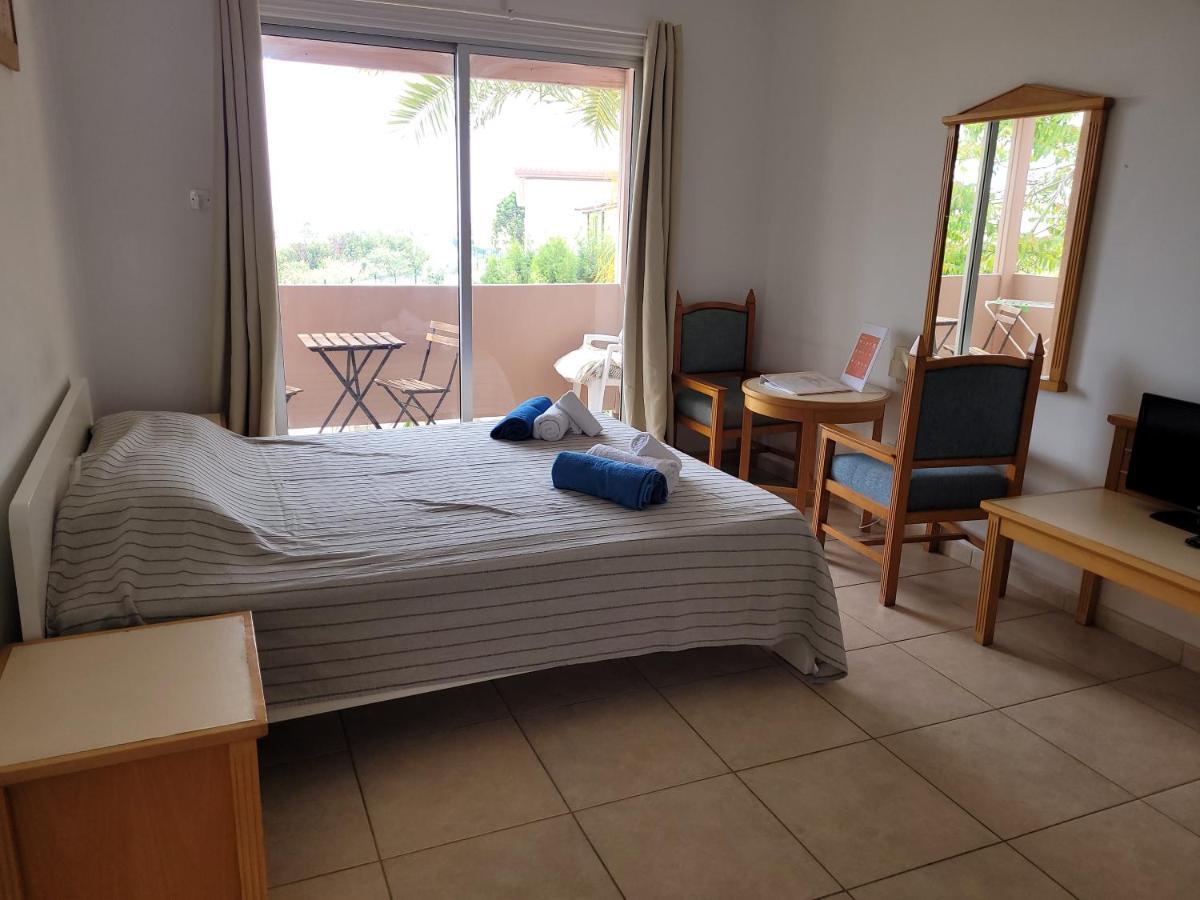 Ariadne Apartments Paphos Exterior photo