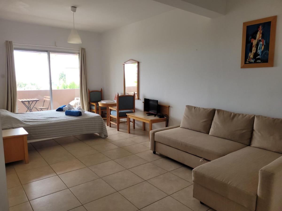 Ariadne Apartments Paphos Exterior photo