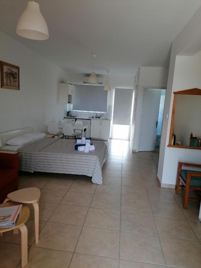 Ariadne Apartments Paphos Exterior photo